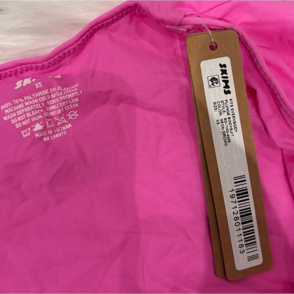Skims Fits Everybody Plunge Bodysuit XS NEON ORCHID NEW NWT - Picture 4 of 5